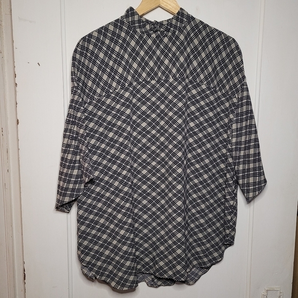 ZARA Flowy Plaid Blouse, Key Hole Style in Back Large - Picture 5 of 6